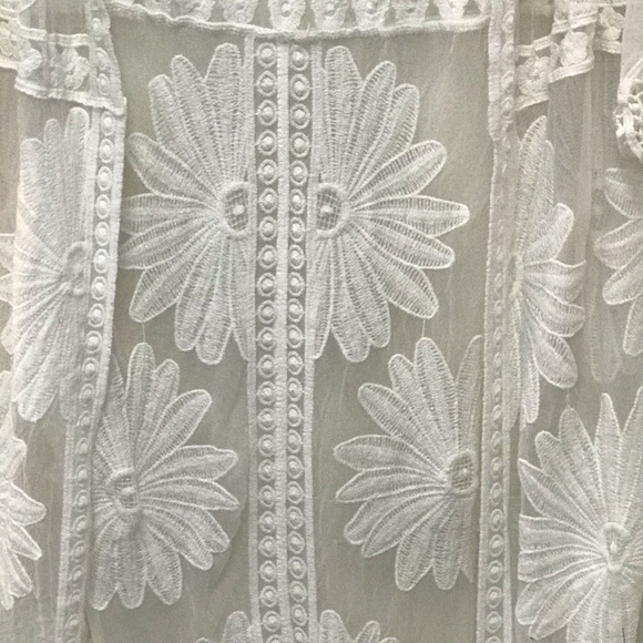 White duster - Picture 3 of 4